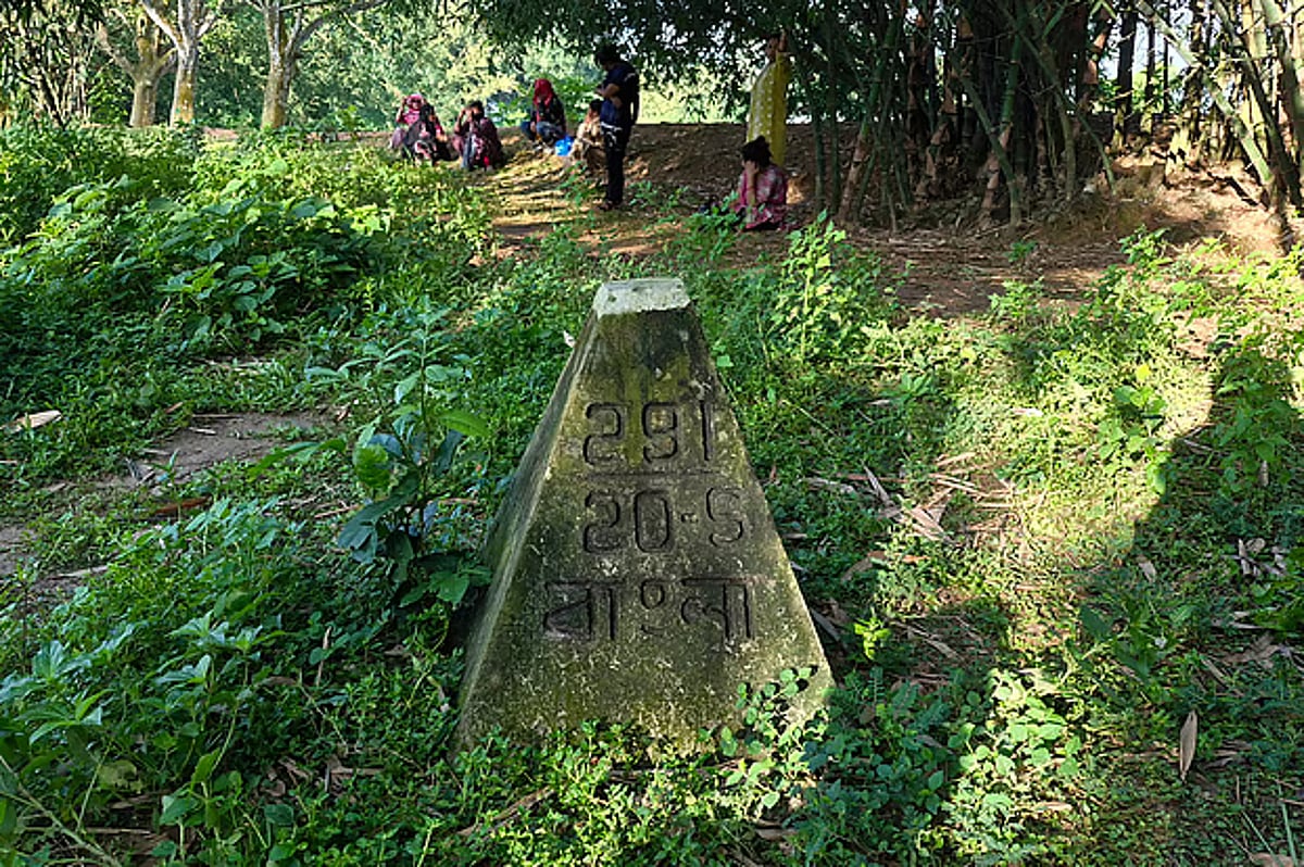 বিরামপুর সীমান্তে ৯ জনকে ঢুকাতে চেষ্টা করেছে বিএসএফ, বিজিবি ৩ জনকে ফেরত পাঠিয়েছে