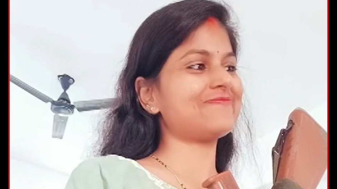 Bihar policewoman suspended for posting armed social media reel