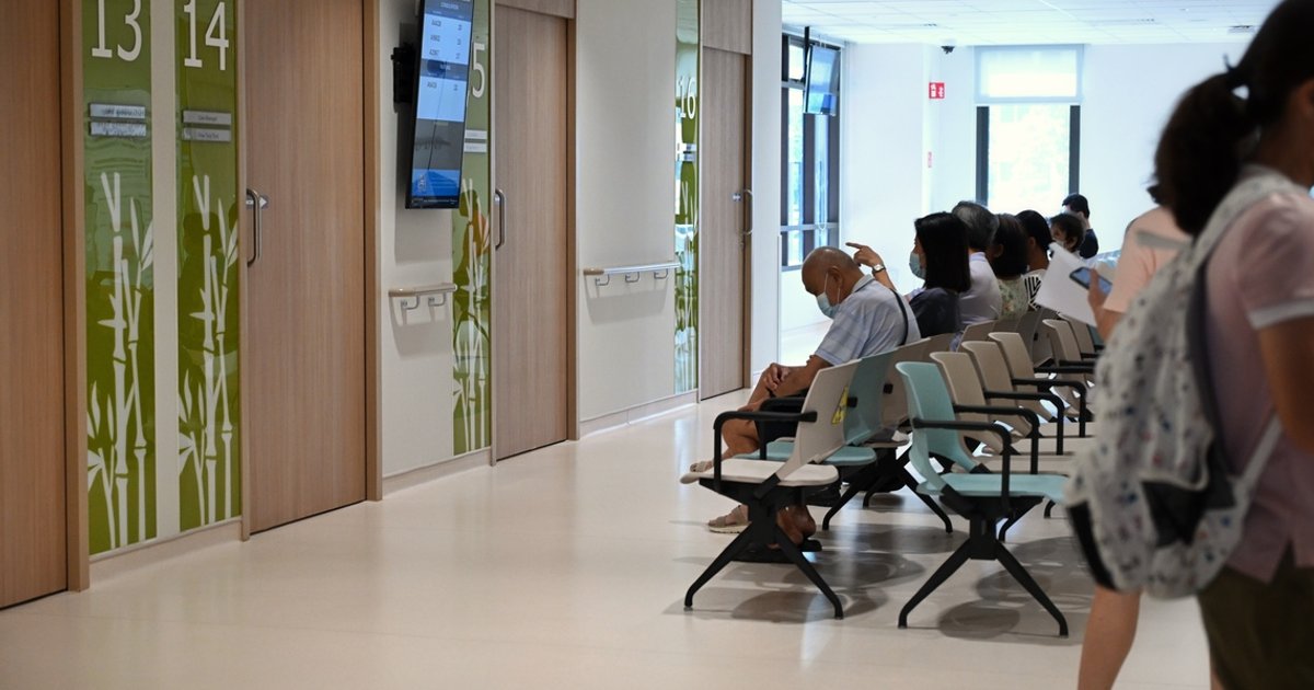 Singapore records modest rise in clinic visits amid haze conditions