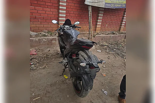 তুরাগ নদীর কাছে পাওয়া মোটরসাইকেল; তাহসিফের যানবাহন কিনা তা অনুসন্ধান করছে পুলিশ