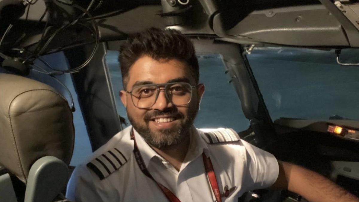 Israeli PM praises Indian pilot for heroic emergency landing