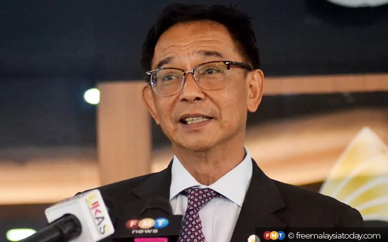 Karim Bersedia Berundur, Keputusan Akhir di Tangan Parti