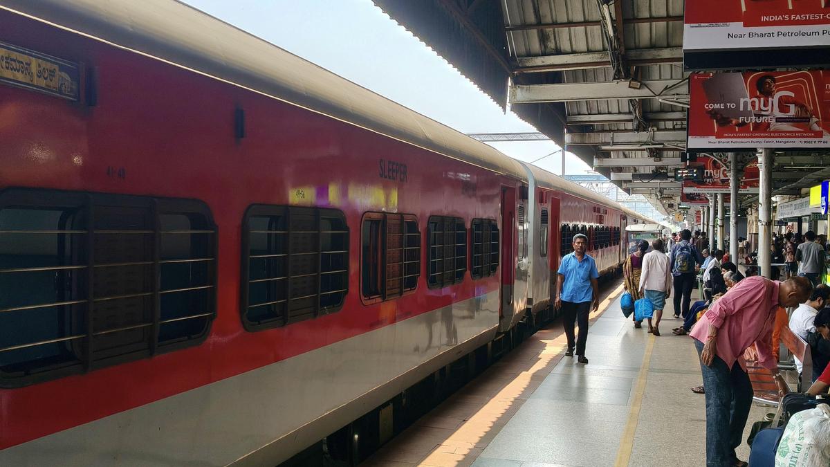 कोंकण रेलवे पर 21 अक्टूबर से सामान्य समयसारणी लागू होगी