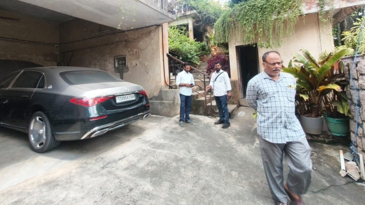 पेयजल दुरुपयोग पर हैदराबाद जल बोर्ड की सख्त कार्रवाई, महिला पर ₹20 हजार जुर्माना