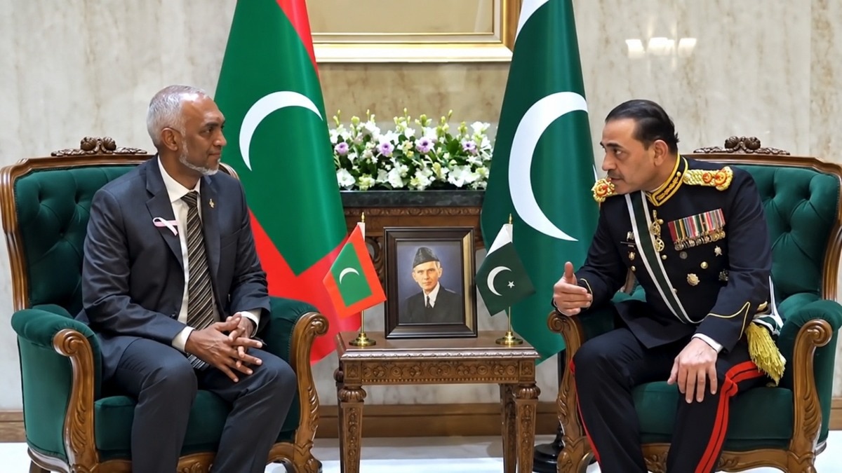 Maldives signs defence pact with Pakistan, pushes regional cooperation