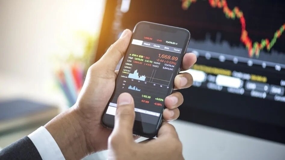 Major cable company stock plunges 10% before partial recovery
