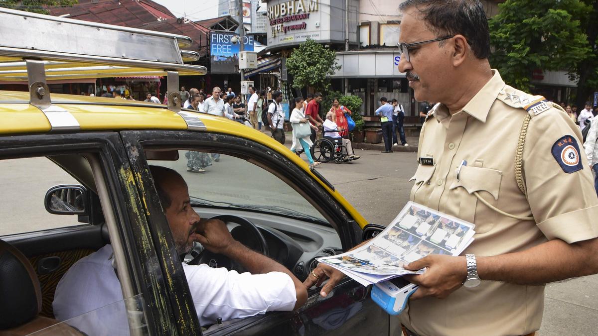 महाराष्ट्र: ऑटो-टैक्सी चालकों को मराठी सीखने के लिए एक साल का समय