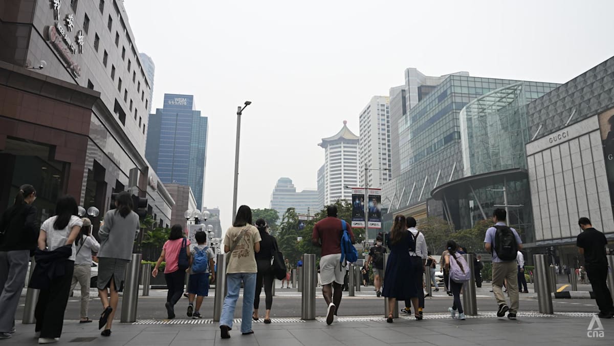 Singapore grapples with unhealthy air quality as haze persists