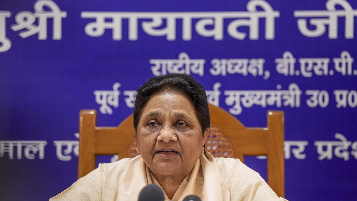 Mayawati Demands Akhilesh Apologise to Jat Community over Charan Singh