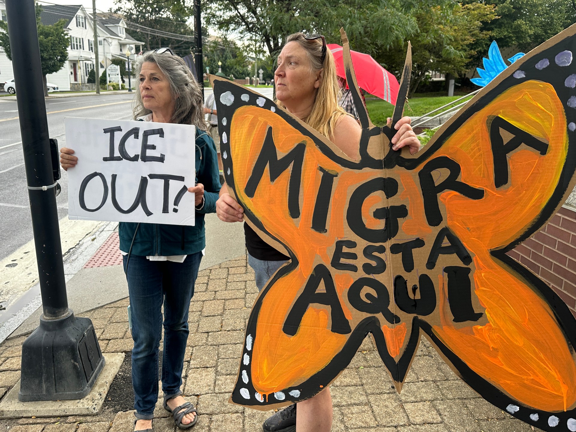 US immigration enforcement strategies emerge as key midterm election issue