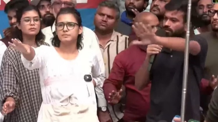 Activist's press conference on voter deletion row disrupted by commotion