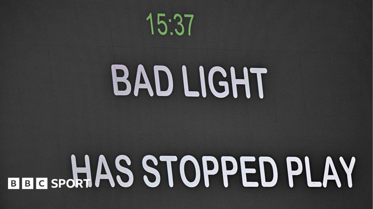 ICC's new bad light rule fails to prevent major Test cricket disruption