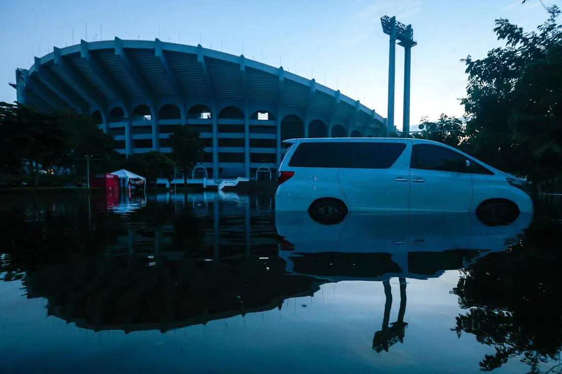 Toyota, Honda suspend Thai operations as severe flooding disrupts manufacturing