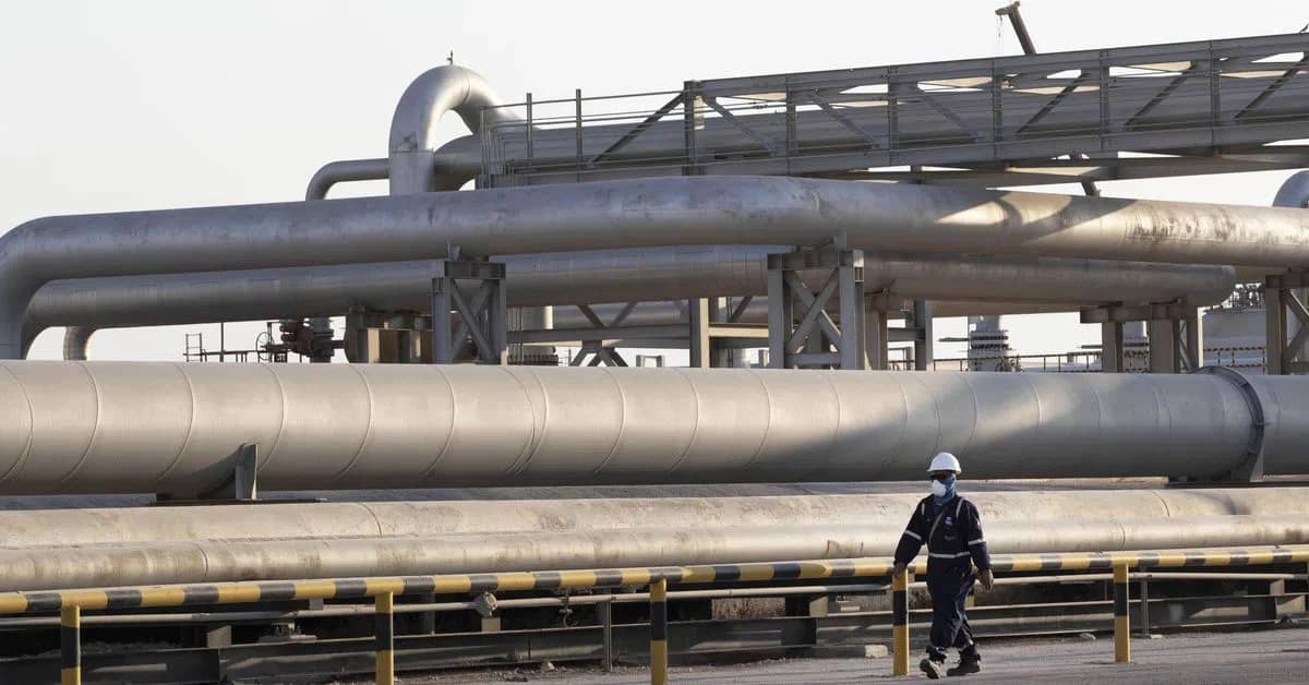 Saudi Arabia suspends key pipeline bypassing Hormuz Strait