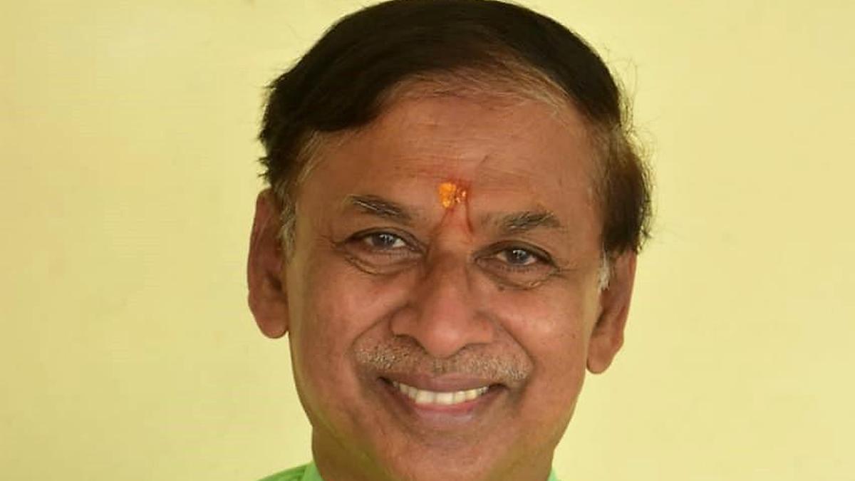 बीजेपी के संकनूर ने पश्चिम स्नातक सीट पर तीसरी बार जीत दर्ज की
