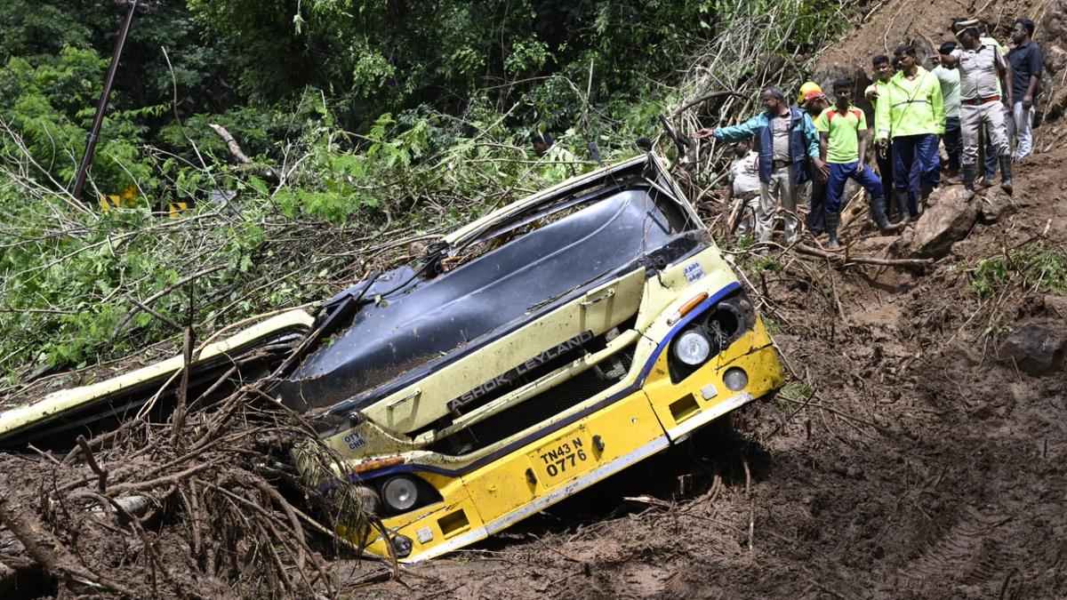 Bus driver killed as landslip hits Nilgiris ghat road, hundreds stranded
