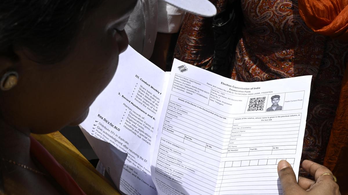 Supreme Court Takes Neutral Stand on Citizenship Form Modifications