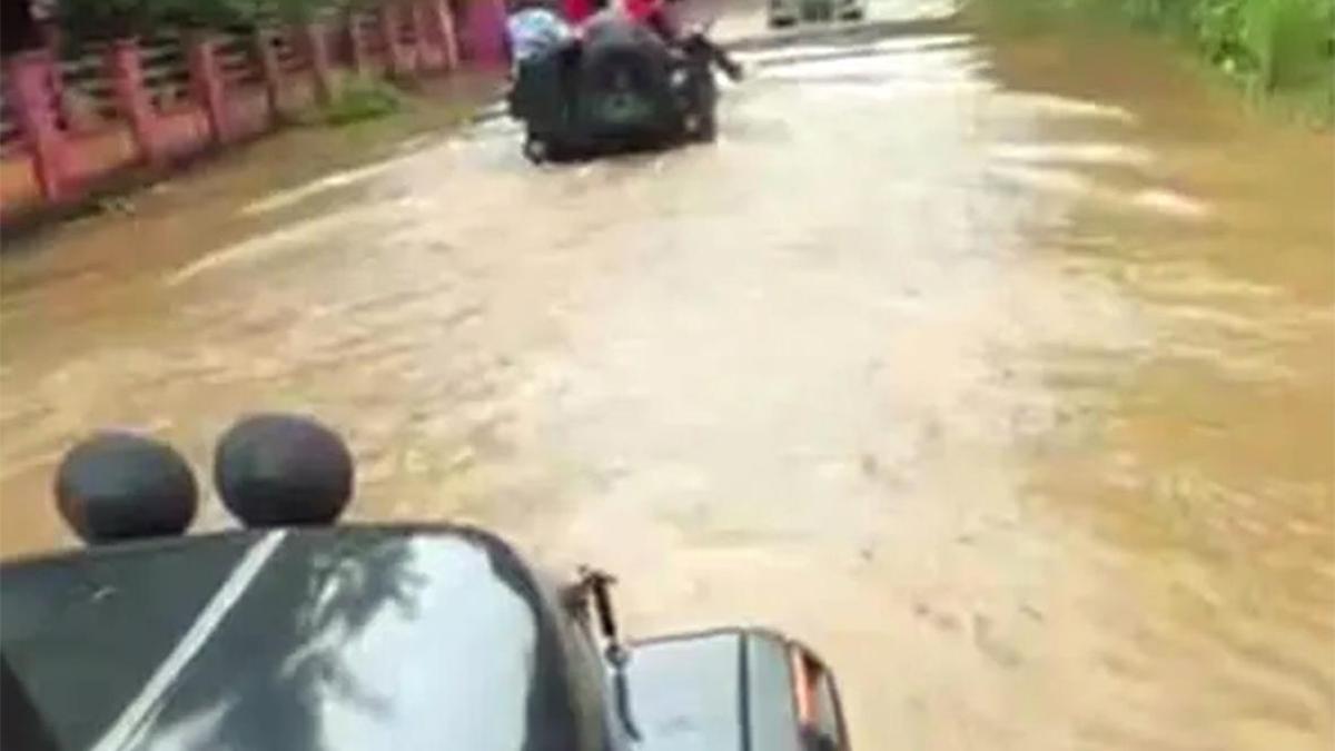 Motor vehicle fine stokes debate after flood hero couple penalised