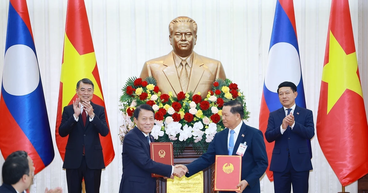 Vietnam, Laos chart course for deeper economic ties