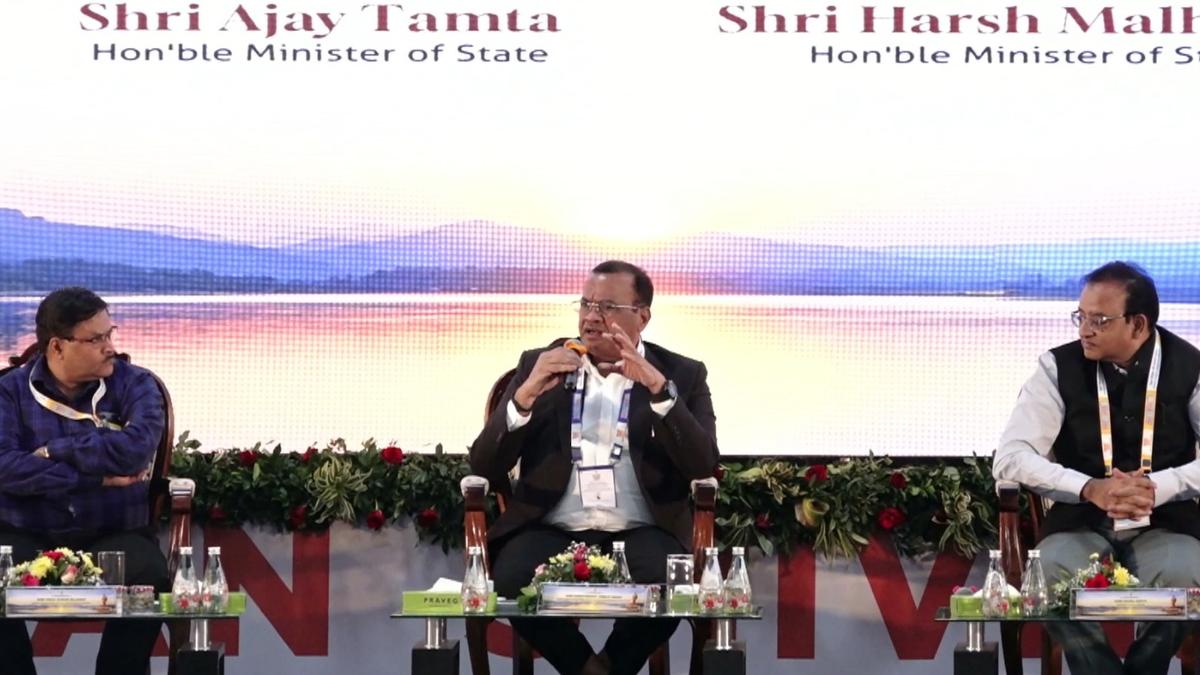 Komatireddy pushes for major expansion of Hyderabad-Vijayawada highway