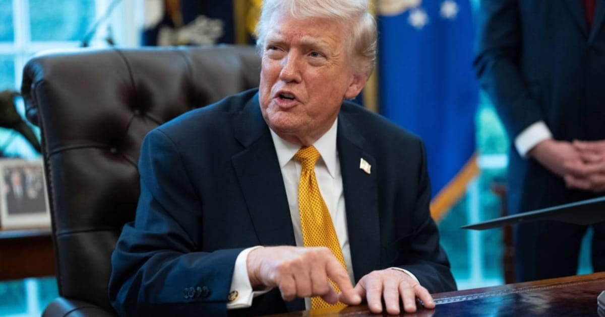 Trump Kecam Keputusan Mahkamah Agung Berkenaan Undi Mel