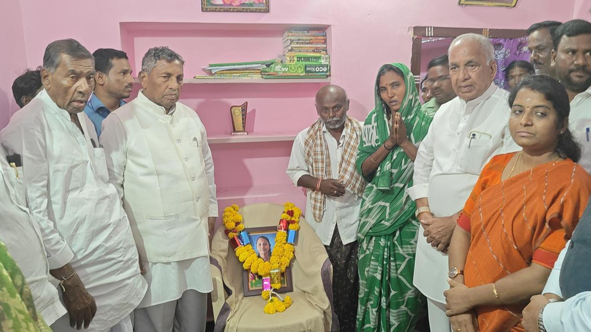 Minister pledges government employment, aid for Dalit family in Hokrani