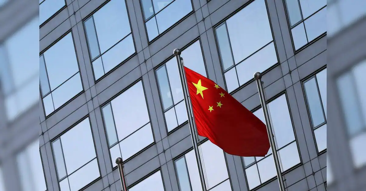 China's Manufacturing Contraction Eases but Momentum Remains Weak