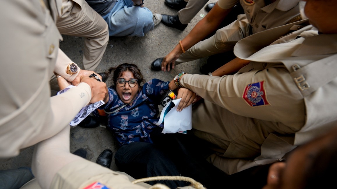 मतदान चोरी के विरुद्ध प्रदर्शन, चुनाव आयोग कार्यालय के पास कई गिरफ्तार