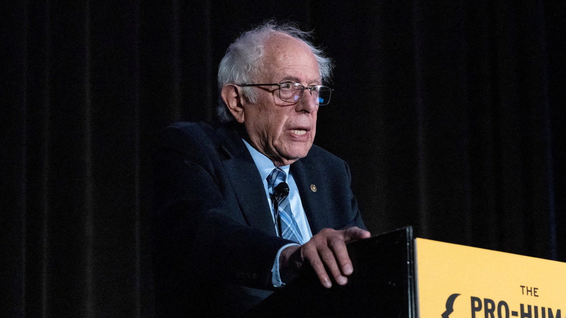 Sanders and Bannon warn of artificial intelligence dangers