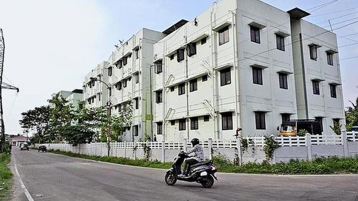 केरल सरकार पी एंड टी आवासों के निवासियों के लिए पुनर्वास पैकेज पर विचार करेगी