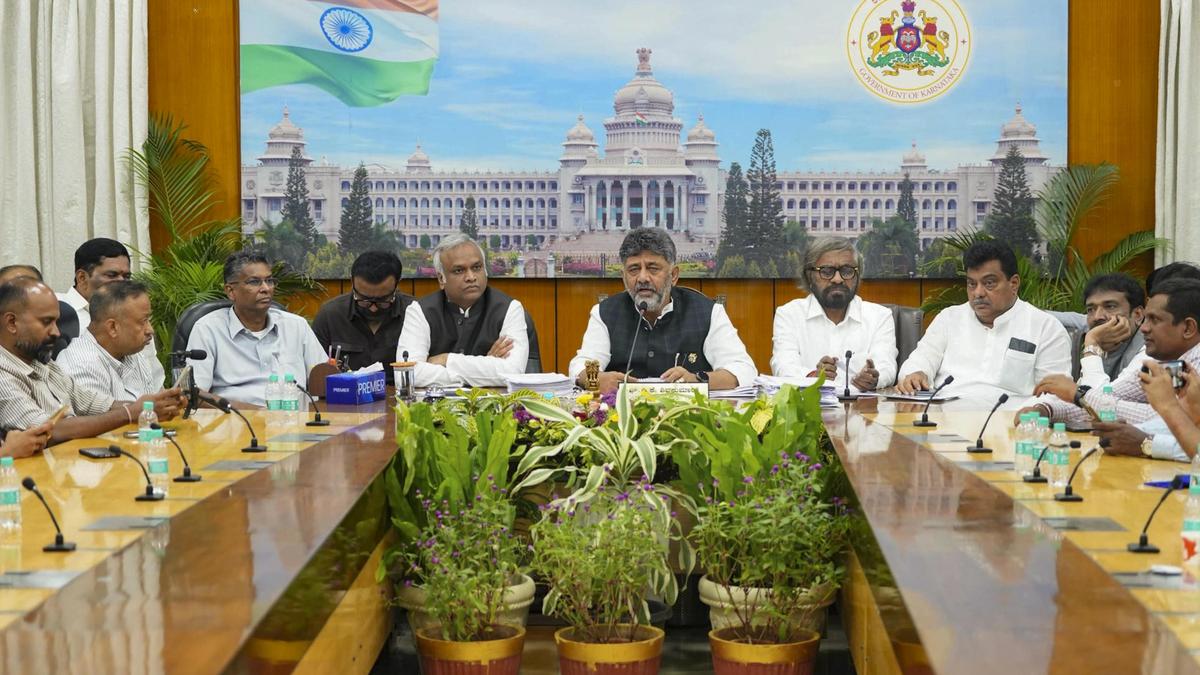 कर्नाटक के मुख्यमंत्री ने मंत्रियों को स्टिंग ऑपरेशन से सावधान रहने की चेतावनी दी