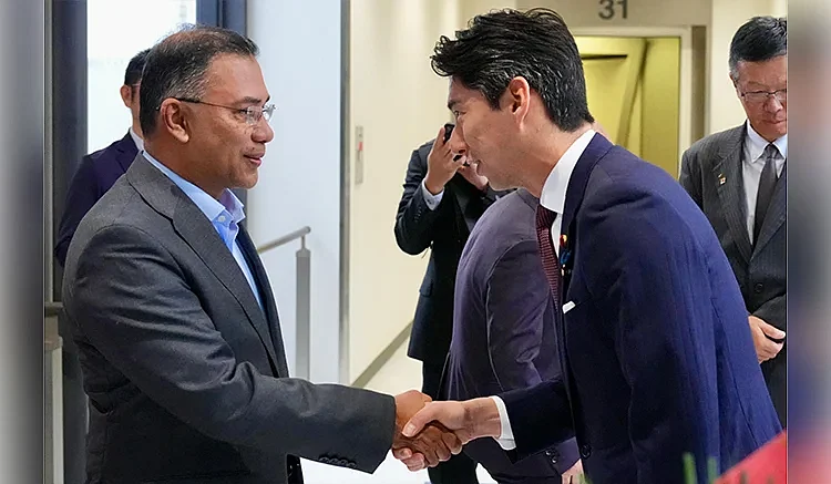 প্রধানমন্ত্রী টোকিওতে চার দিনের সরকারি সফরে পৌঁছেছেন