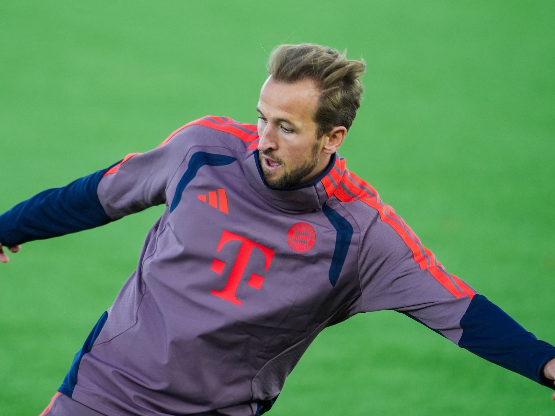 Bayern Munich faces Arsenal in pivotal Champions League league-phase encounter