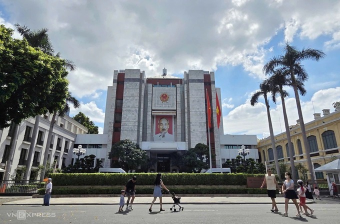 Hanoi considers demolishing city hall in historic lake district overhaul