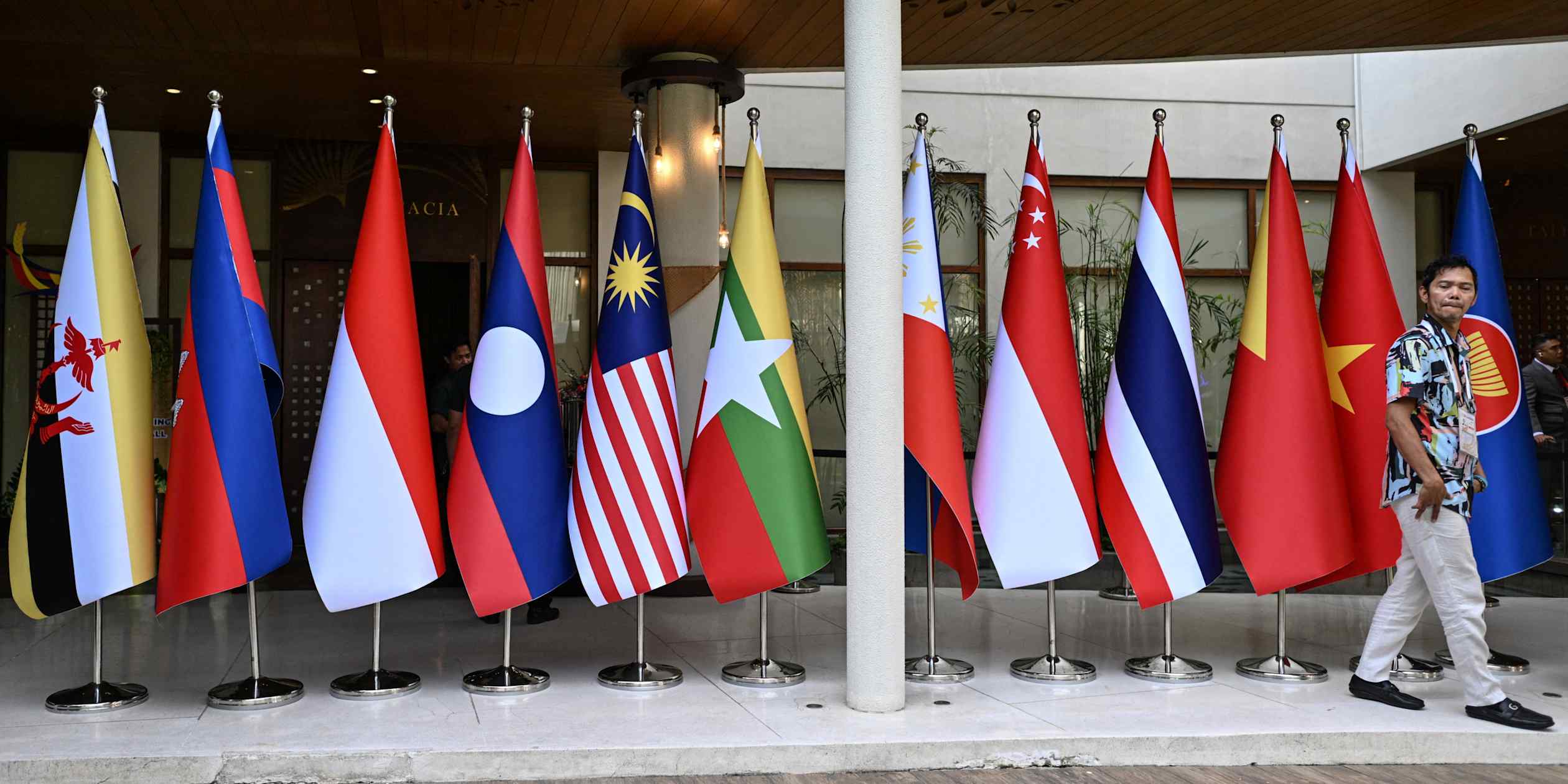 ASEAN targets digital economy framework agreement at Manila summit