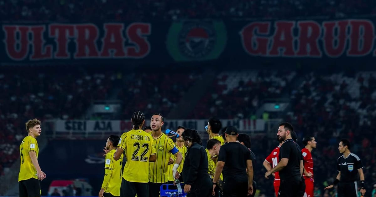 Peminat Malaysia Ditahan di Stadium Selepas Perlawanan Melawan Indonesia