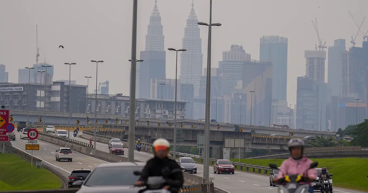 Klang Valley air quality deteriorates to unhealthy levels amid worsening haze