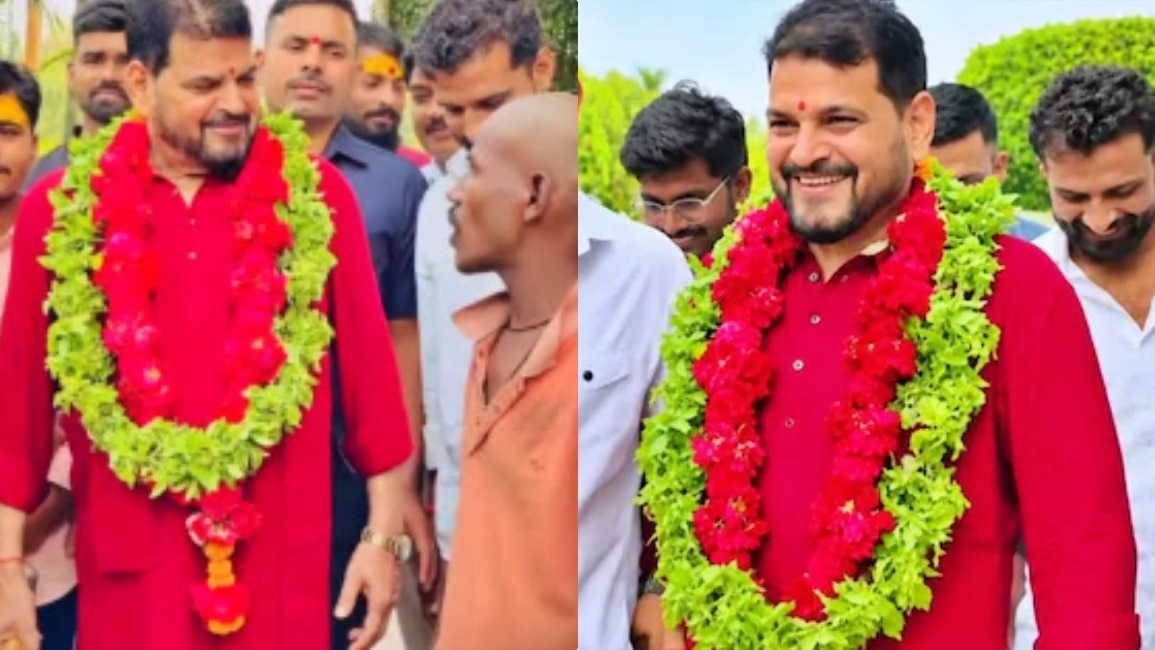 Supporter's Quirky Dream Draws Laughter at Gonda Political Event