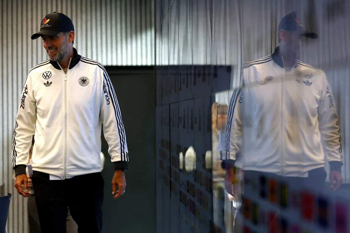 Klopp urges Germany to reclaim national pride from extremists