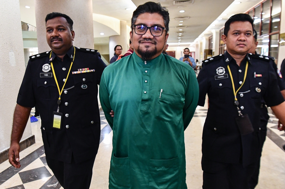 Ex-Bersatu politician Chegubard jailed four months for criminal defamation