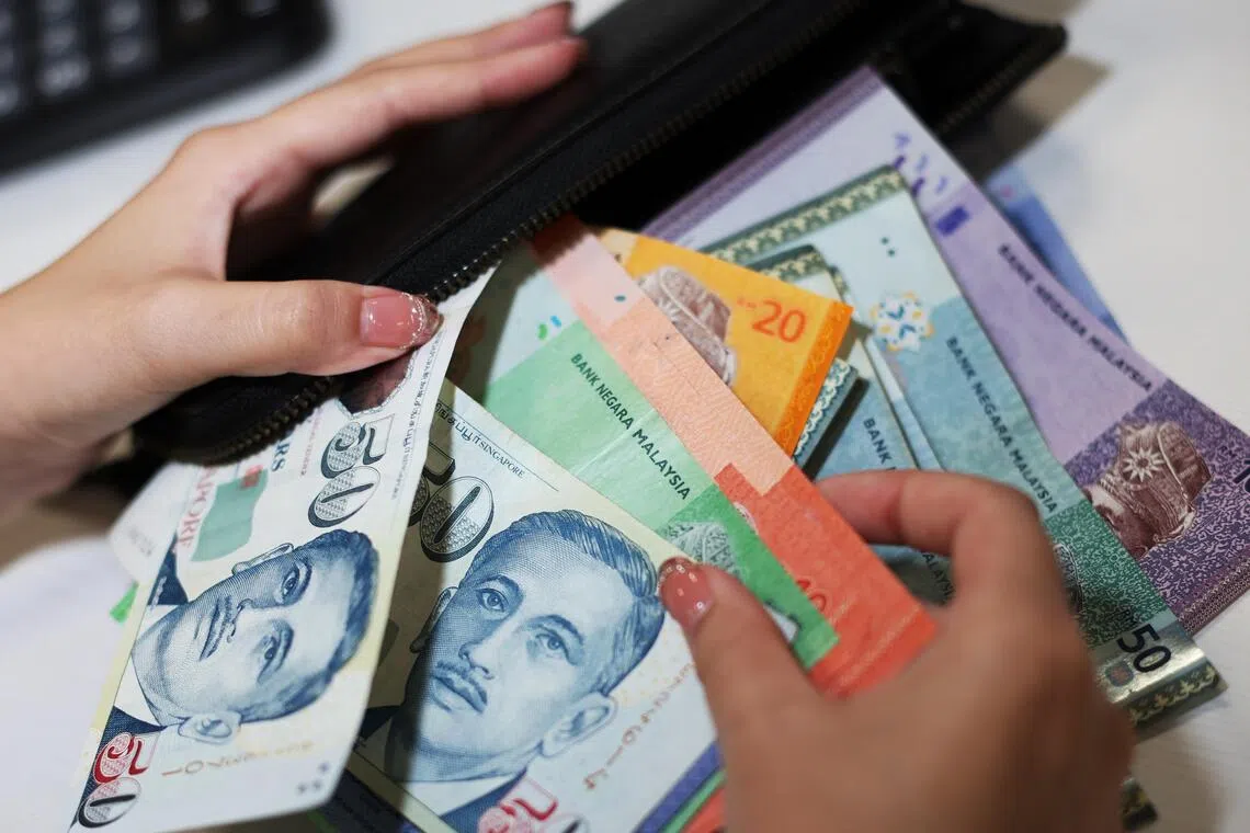 Ringgit slides to 10-month low against Singapore dollar