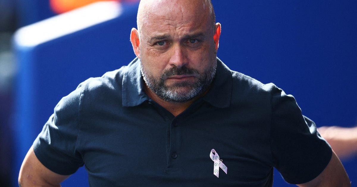 Espanyol removes coach Gonzalez after lower-league Cup upset