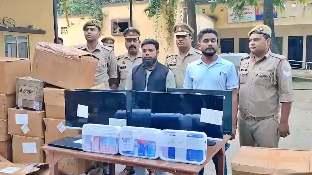 Class VIII dropout poses as doctor, arrested for selling fake herbal medicines in UP