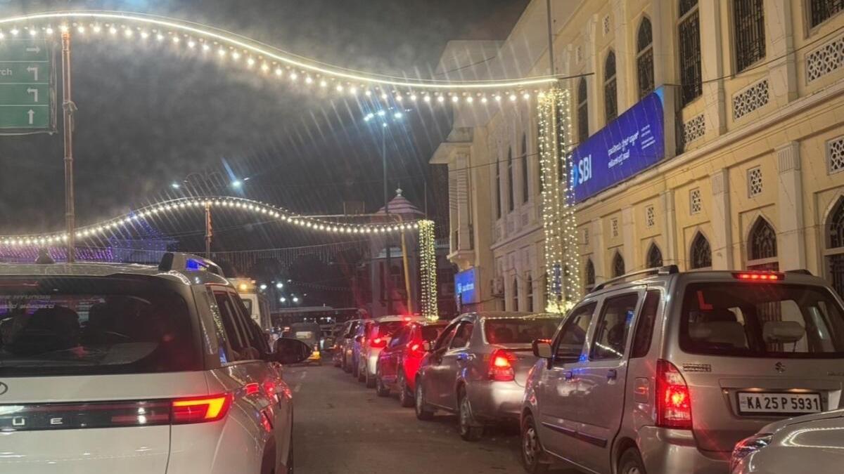 Mysuru's Dasara spectacle creates major traffic snarls across city