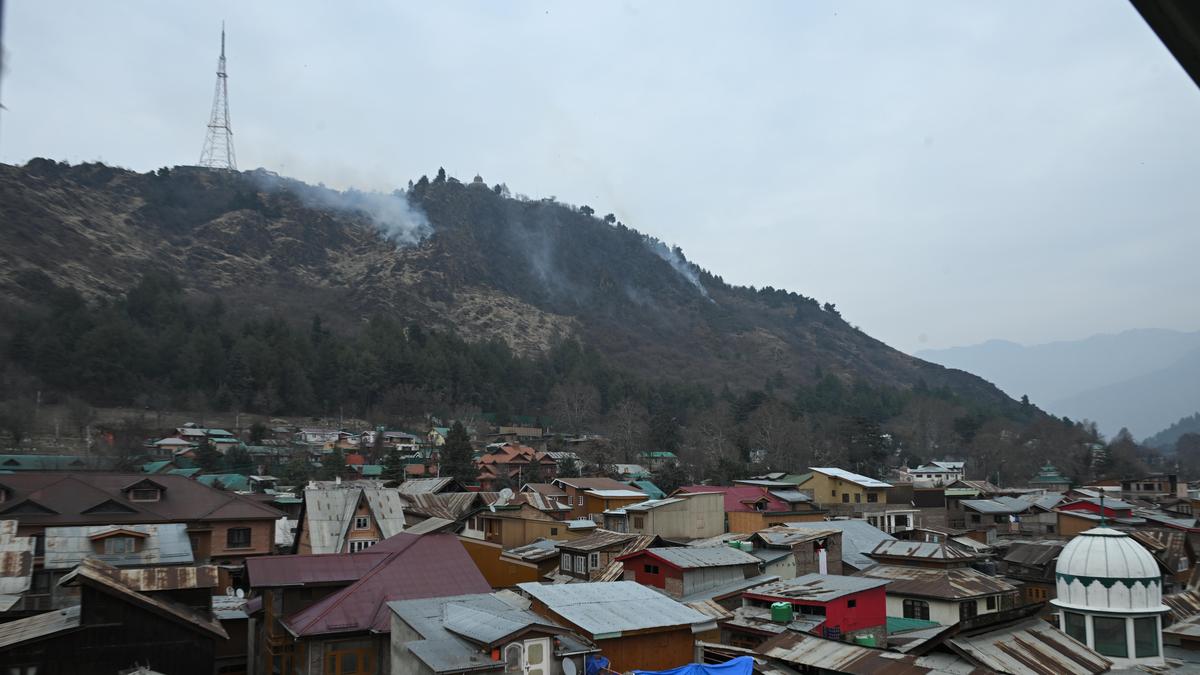 शंकराचार्य पहाड़ी मार्ग पर कश्मीरी पंडितों का कब्रिस्तान विरोध