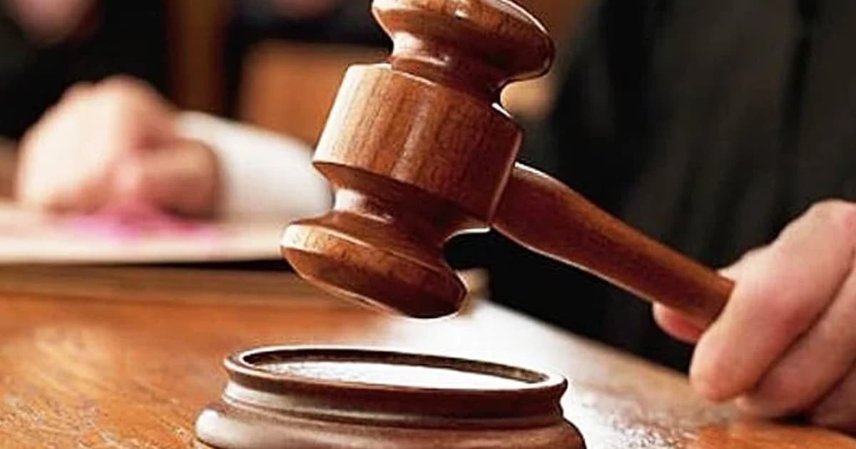 Guru didakwa melakukan serangan seksual ke atas dua pelajar lelaki