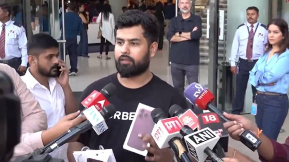 iPhone 18 Pro के लिए सूरत से मुंबई, 12 घंटे की कतार में खड़ा रहा क्रेता