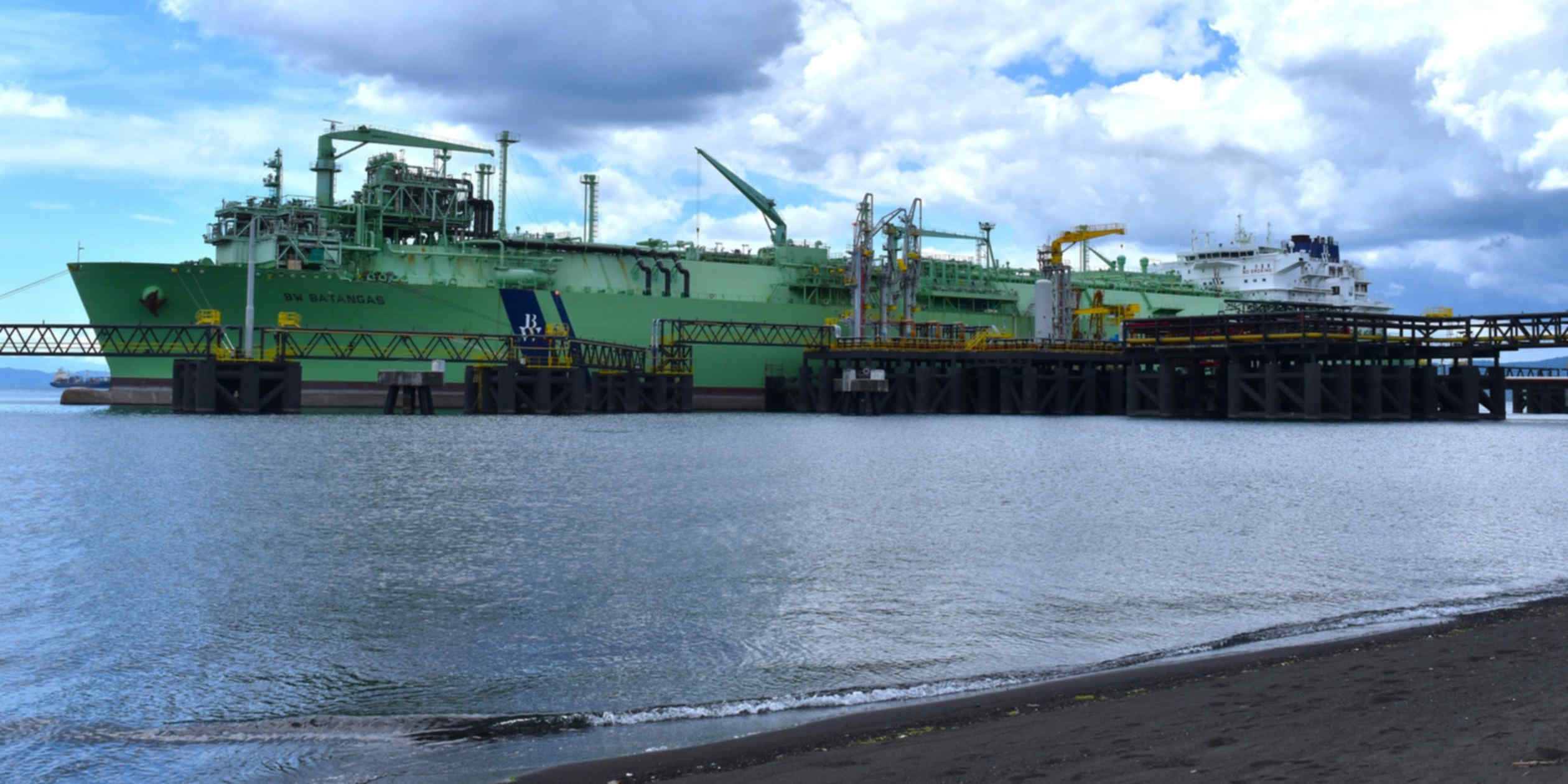 Tokyo Gas explores Philippine floating LNG hub for Southeast Asia expansion