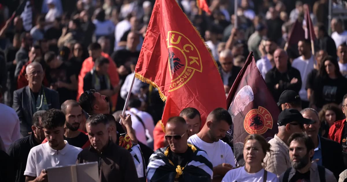 Ribuan Demonstran Protes Sabitan Jenayah Perang Presiden Kosovo Dahulu