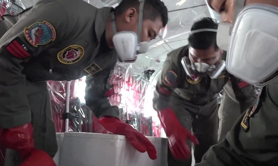 Indonesia Deploys Dry Ice to Combat Severe Wildfire Smoke Crisis